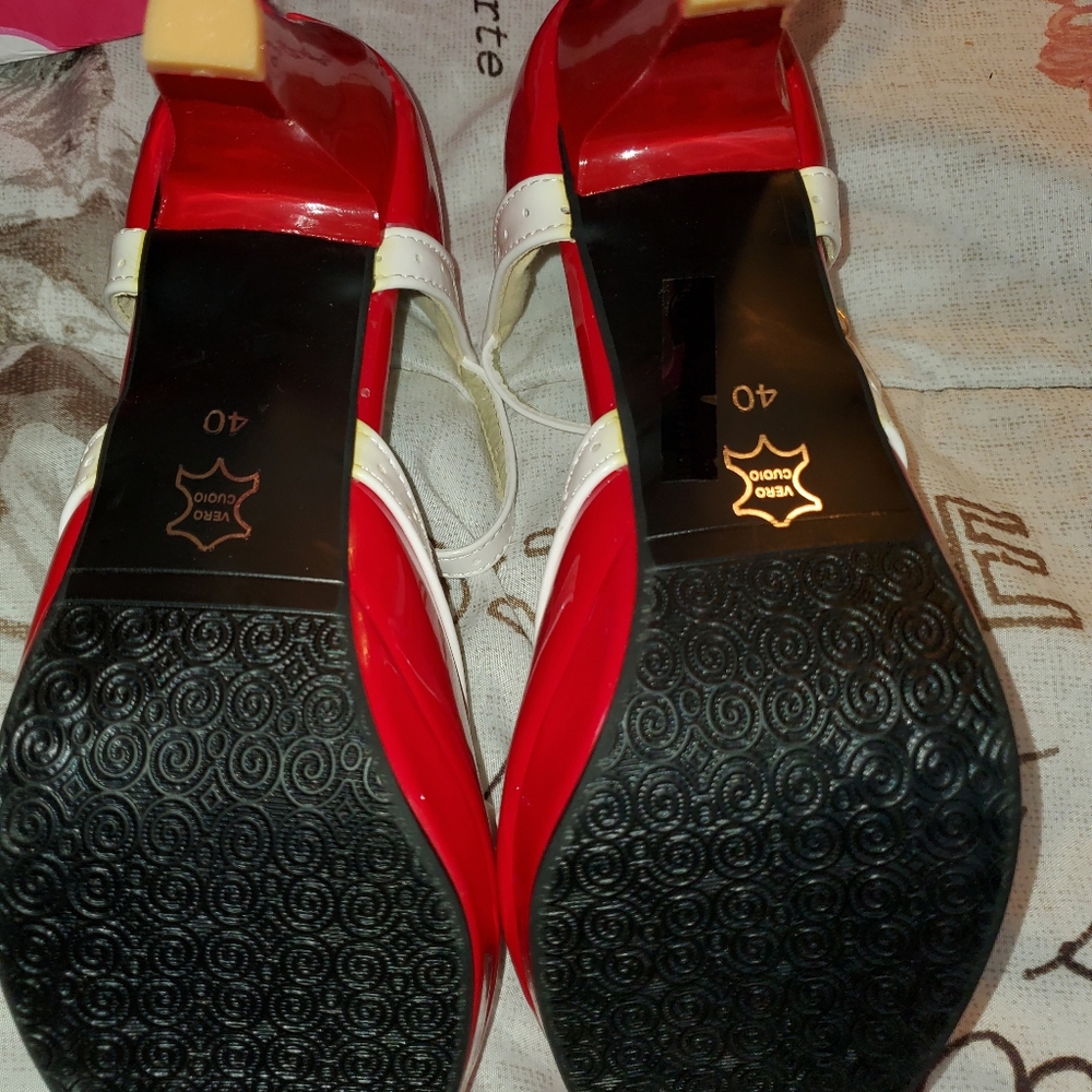 Shoes - Picture 5 of 5